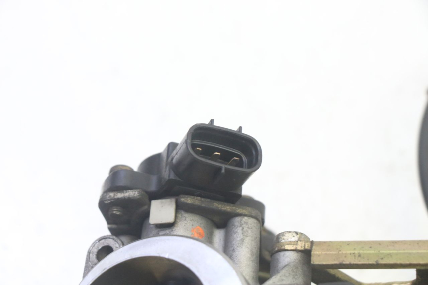 photo de EINSPRITZANLAGE SUZUKI DL V STROM 1000 (2002 - 2007) - Zoom auf Gebrauchszustand