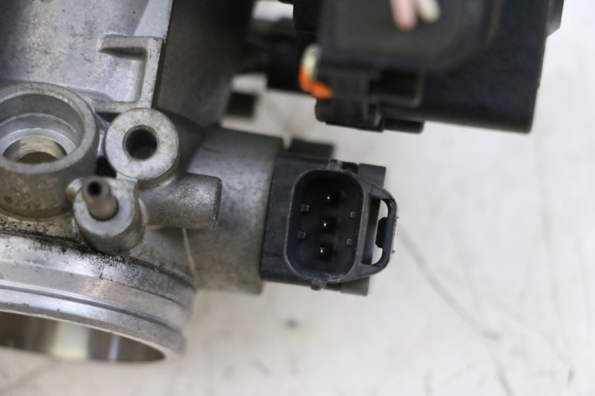 photo de EINSPRITZANLAGE SUZUKI GSXR GSX-R 1000 (2003 - 2004) - Technische Nahaufnahme