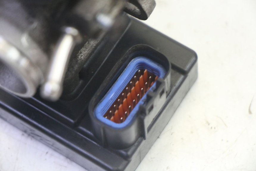 photo de EINSPRITZANLAGE SYM ORBIT III 3 4T 50 (2021 - 2025) - Details der Befestigungspunkte