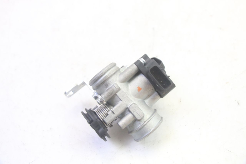 photo de EINSPRITZANLAGE JM MOTORS SANTANA EVO 50 (2024 - 2026) - Zoom auf Gebrauchszustand