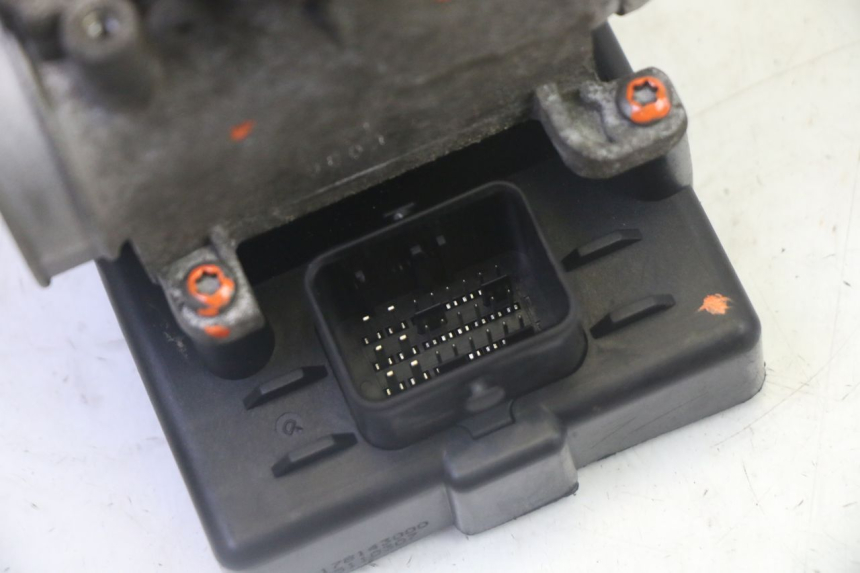 photo de EINSPRITZANLAGE PEUGEOT SATELIS 125 (2010 - 2012)