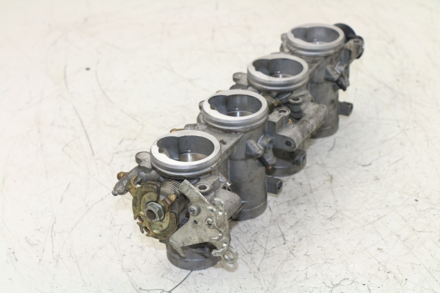 photo de EINSPRITZANLAGE YAMAHA FZ6 FAZER 600 (2004 - 2006)
