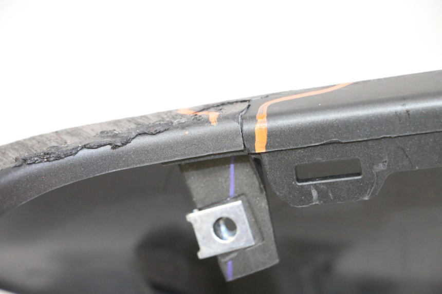 photo de KANZEL INNENVERKLEIDUNG RECHTS YAMAHA XMAX X-MAX 125 (2021 - 2025) - Zoom auf Gebrauchszustand