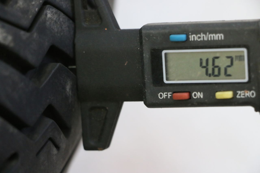 photo de HINTERRADFELGE UND REIFEN HYOSUNG GV AQUILA 125 (2000 - 2004)