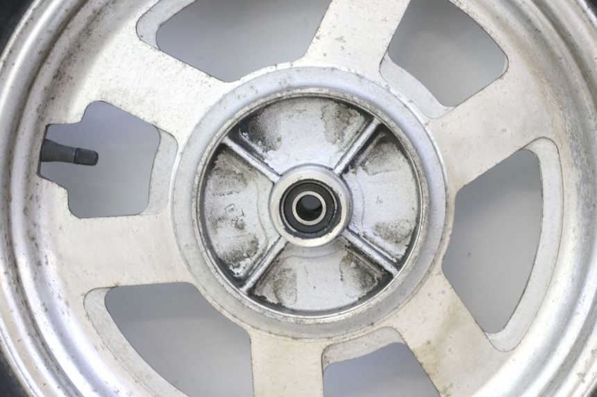 photo de HINTERRADFELGE UND REIFEN HYOSUNG GV AQUILA 125 (2000 - 2004)