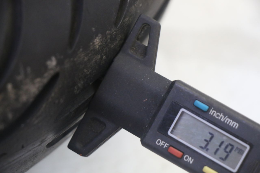 photo de HINTERRADFELGE UND REIFEN PEUGEOT CITYSTAR 50 (2013 - 2017)