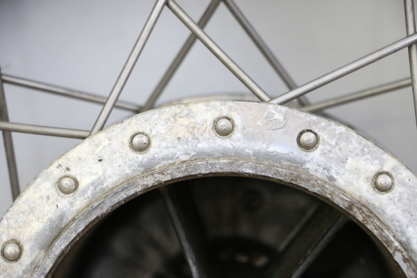 photo de HINTERRADFELGE UND REIFEN APRILIA CLASSIC 125 (1995 - 2001)