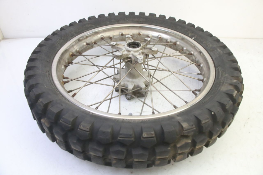 photo de HINTERRADFELGE UND REIFEN APRILIA ETX 125 (1998 - 2002)