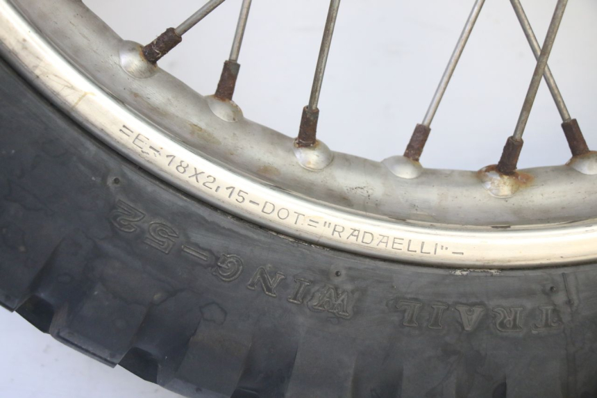 photo de HINTERRADFELGE UND REIFEN APRILIA ETX 125 (1998 - 2002)