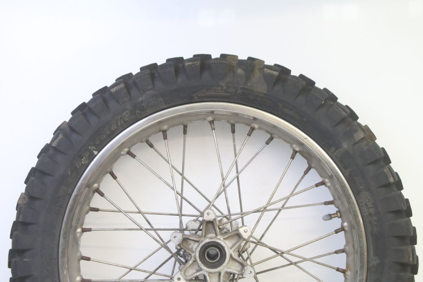 photo de HINTERRADFELGE UND REIFEN APRILIA ETX 125 (1998 - 2002)