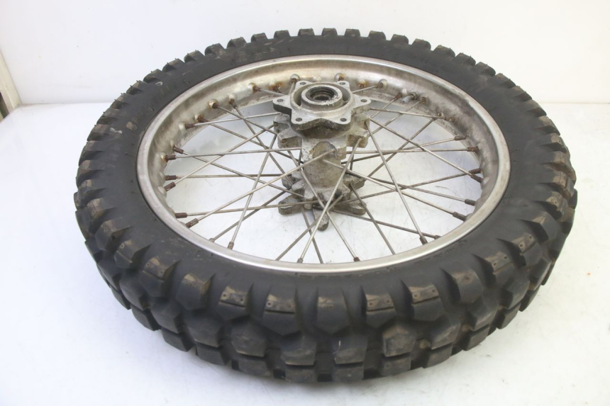 photo de HINTERRADFELGE UND REIFEN APRILIA ETX 125 (1998 - 2002)