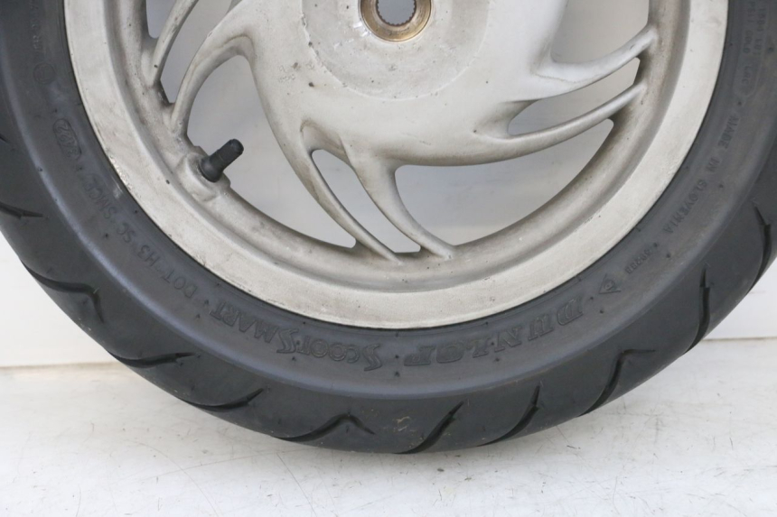 photo de HINTERRADFELGE UND REIFEN PIAGGIO FLY 4T 50 (2013 - 2017) - Detaillierte Sichtprüfung