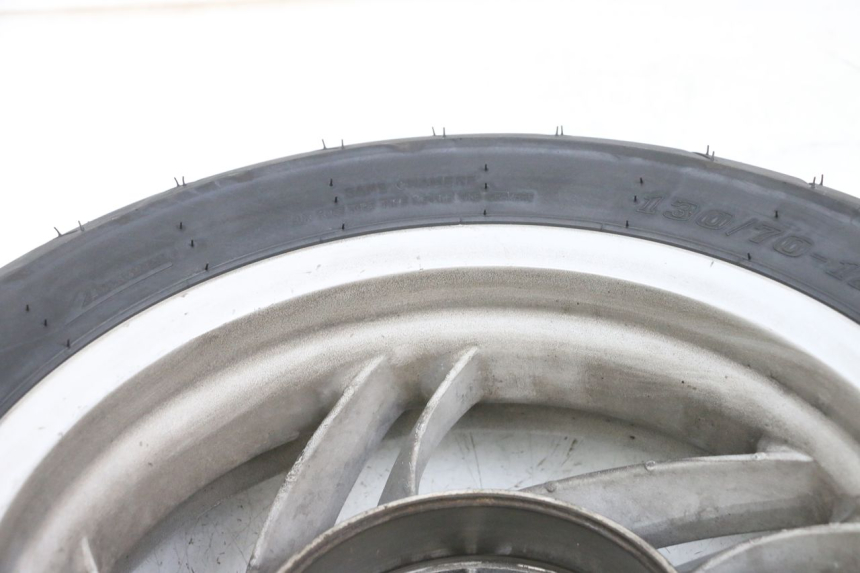 photo de HINTERRADFELGE UND REIFEN PIAGGIO FLY 4T 50 (2013 - 2017) - Alternative Perspektive