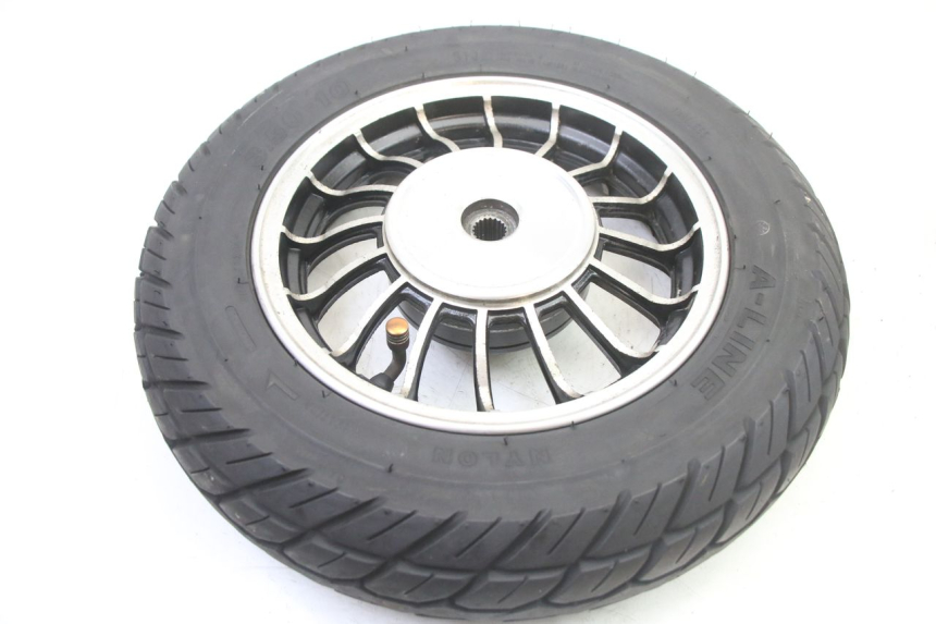 photo de HINTERRAD UND REIFEN VENESI FLY RETRO 4T 50 (2020 - 2025)