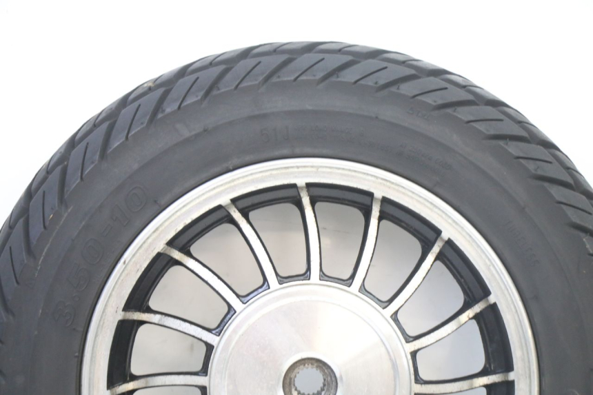 photo de HINTERRAD UND REIFEN VENESI FLY RETRO 4T 50 (2020 - 2025)