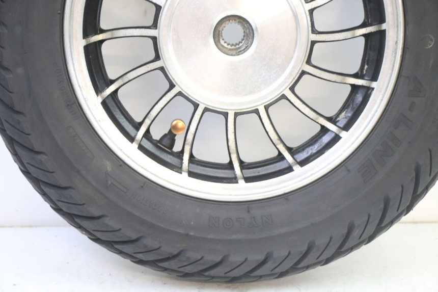 photo de HINTERRAD UND REIFEN VENESI FLY RETRO 4T 50 (2020 - 2025)