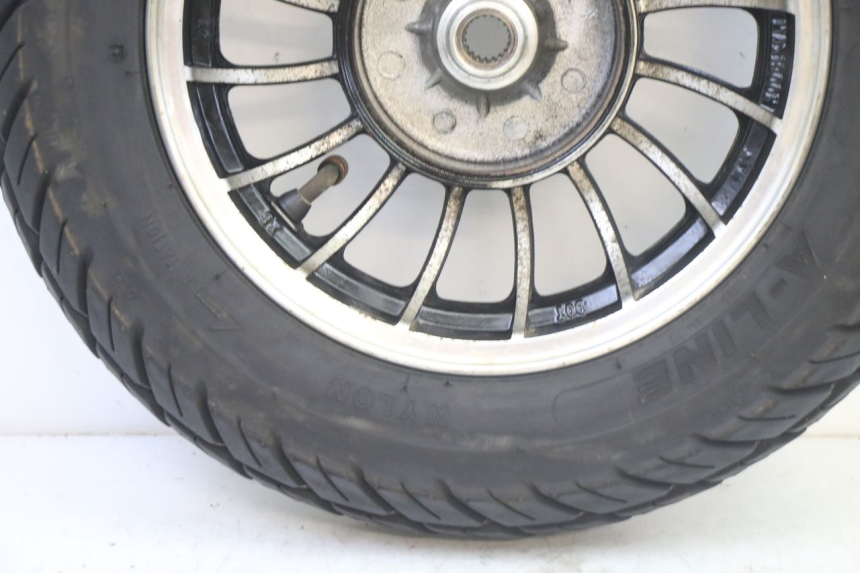 photo de HINTERRAD UND REIFEN VENESI FLY RETRO 4T 50 (2020 - 2025)