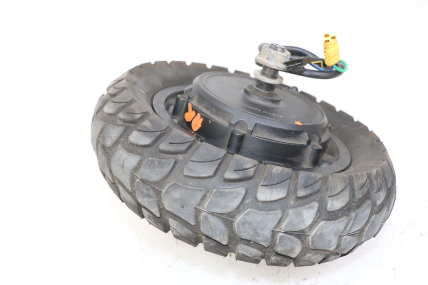 photo de HINTERRADFELGE UND REIFEN KUKIRIN G2 MASTER 1