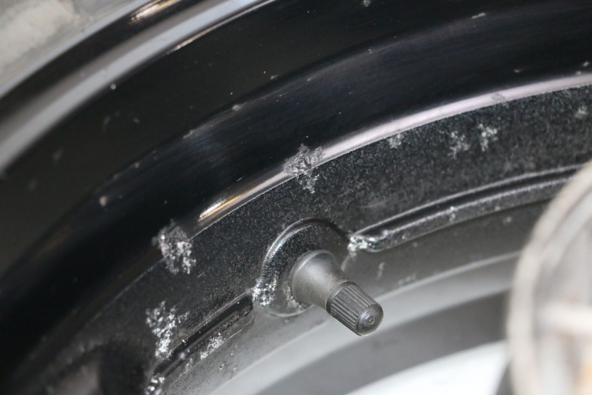 photo de HINTERRADFELGE UND REIFEN SUZUKI GSR 750 (2011 - 2017)