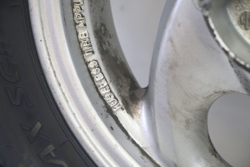 photo de HINTERRADFELGE UND REIFEN SYM GTS EVO 125 (2009 - 2013) - Details der Befestigungspunkte