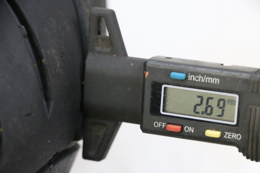 photo de HINTERRADFELGE UND REIFEN PEUGEOT KISBEE 4T 50 (2018 - 2022) - Zoom auf Gebrauchszustand