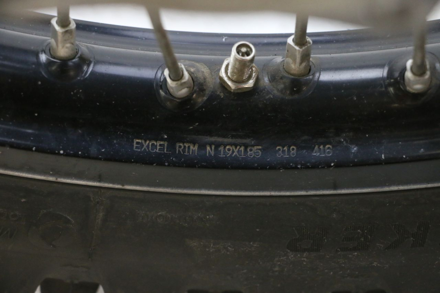 photo de HINTERRADFELGE UND REIFEN KAWASAKI KXF KX-F 250 (2017 - 2019) - Details der Befestigungspunkte