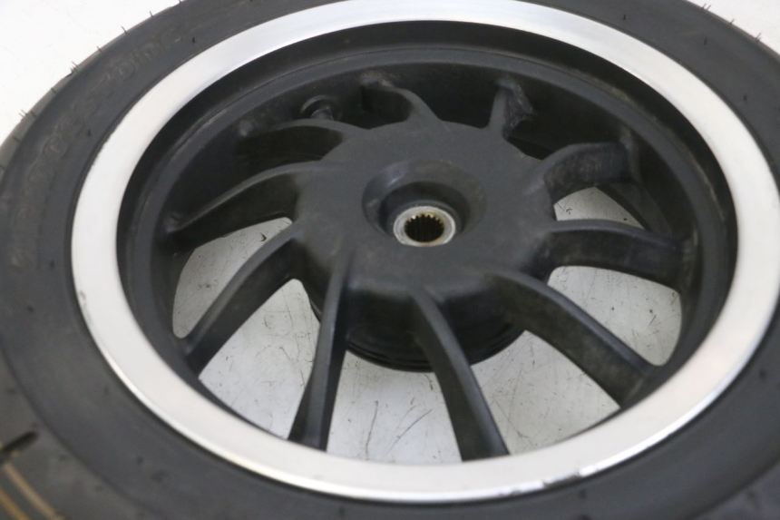 photo de HINTERRADFELGE UND REIFEN KYMCO LIKE 4T 50 (2019 - 2025)