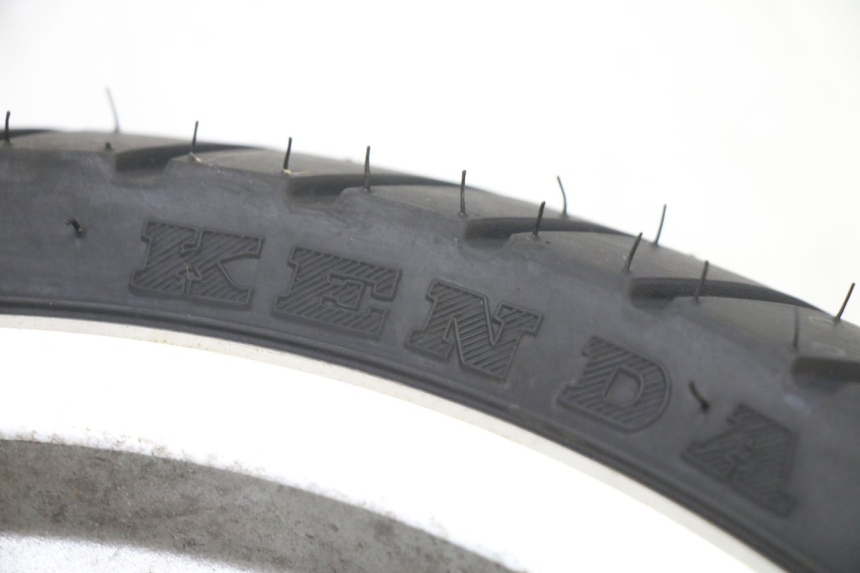 photo de HINTERRADFELGE UND REIFEN LONGJIA SHARPY 125 (2020 - 2024)