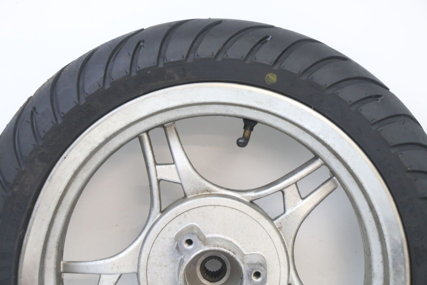 photo de HINTERRADFELGE UND REIFEN LONGJIA SHARPY 125 (2020 - 2024)