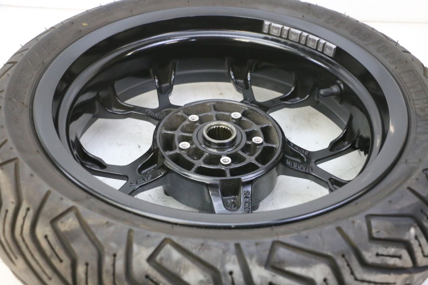 photo de HINTERRADFELGE UND REIFEN PIAGGIO MP3 HPE 310 (2024 - 2025)