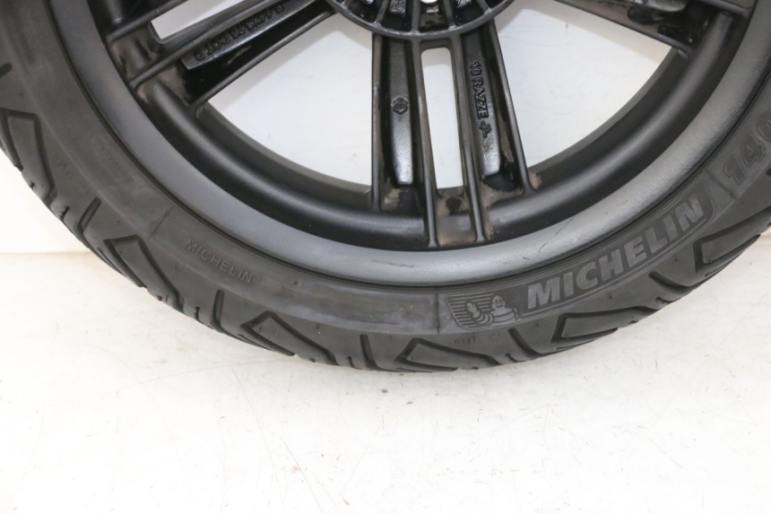 photo de HINTERRADFELGE UND REIFEN PIAGGIO MP3 HPE 300 (2019 - 2026) - Geprüftes Gebrauchtteil