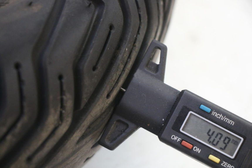 photo de HINTERRADFELGE UND REIFEN PIAGGIO MP3 RL 250 (2007 - 2010)