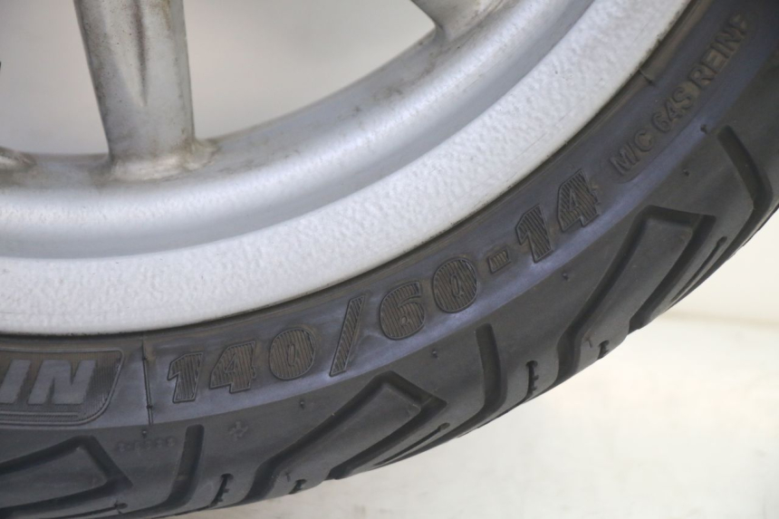 photo de HINTERRADFELGE UND REIFEN PIAGGIO MP3 RL 250 (2007 - 2010)