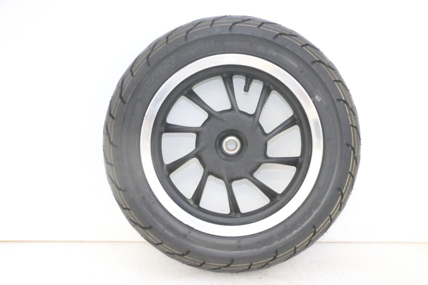 photo de HINTERRADFELGE UND REIFEN KYMCO LIKE 4T 50 (2019 - 2025) - Hauptansicht