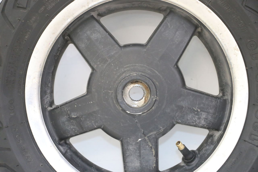 photo de HINTERRADFELGE UND REIFEN PIAGGIO VESPA S 2T 50 (2007 - 2014)