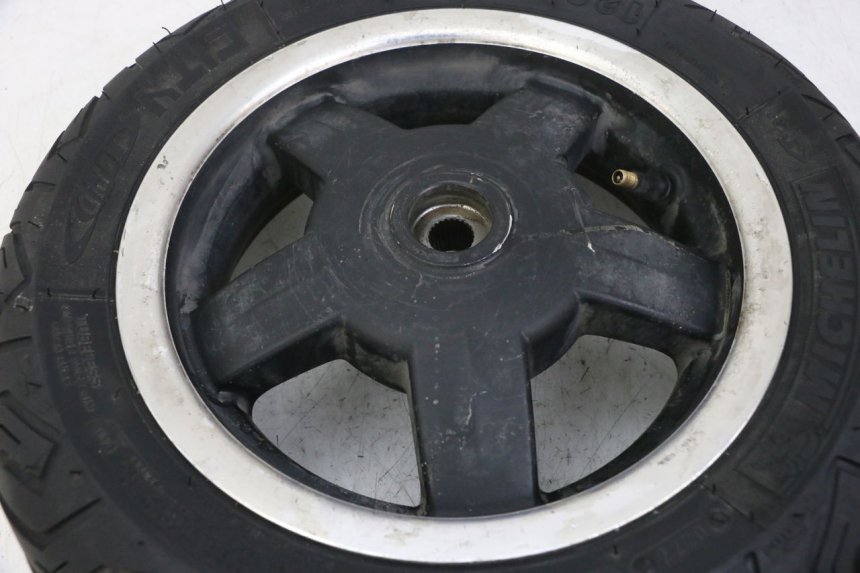 photo de HINTERRADFELGE UND REIFEN PIAGGIO VESPA S 2T 50 (2007 - 2014)