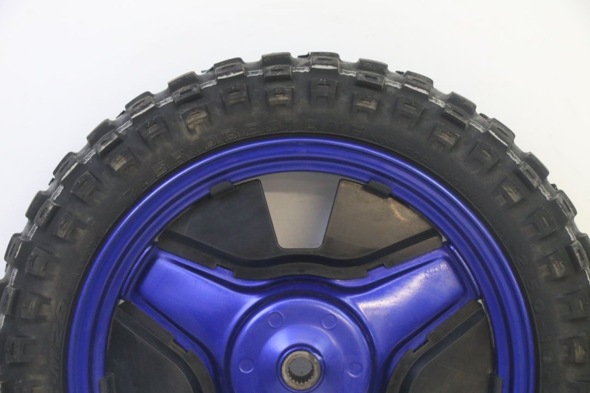 photo de HINTERRADFELGE UND REIFEN YAMAHA PW 50 (1984 - 2020)