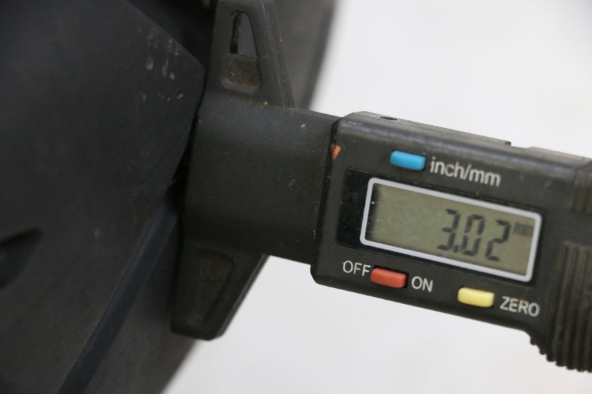 photo de HINTERRADFELGE UND REIFEN BMW R GS 1250 (2021 - 2024) - Zoom auf Gebrauchszustand