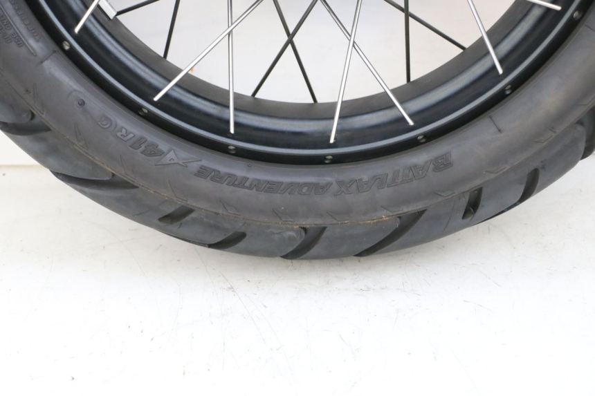 photo de HINTERRADFELGE UND REIFEN BMW R GS 1250 (2021 - 2024) - Hauptansicht