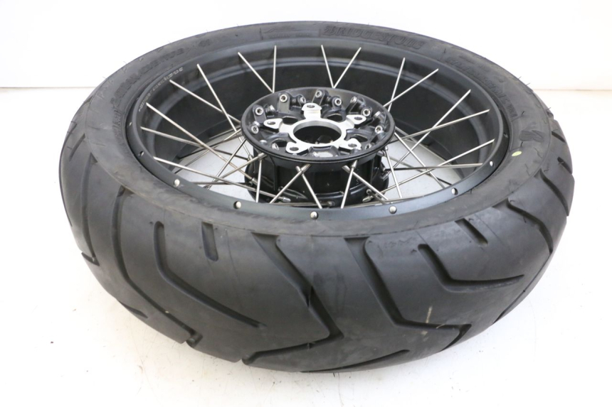 photo de HINTERRADFELGE UND REIFEN BMW R GS 1250 (2021 - 2024) - Gesamtansicht des Produkts