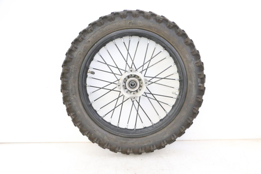 photo de HINTERRADFELGE UND REIFEN APOLLO RFZ 125