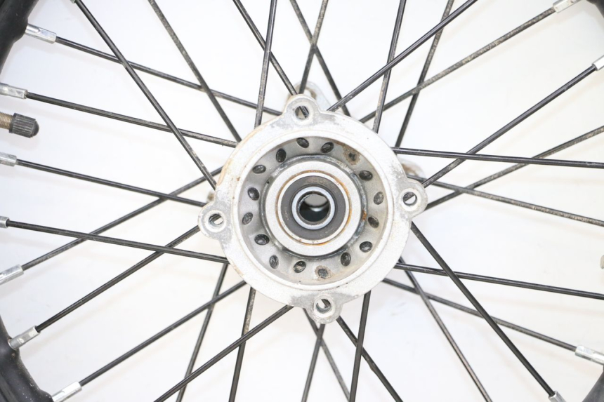 photo de HINTERRADFELGE UND REIFEN APOLLO RFZ 125