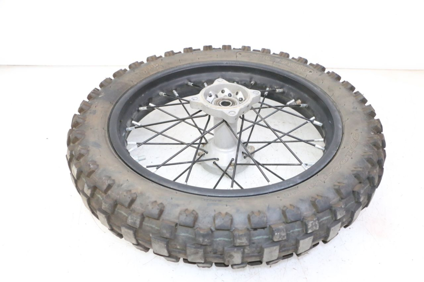 photo de HINTERRADFELGE UND REIFEN APOLLO RFZ 125