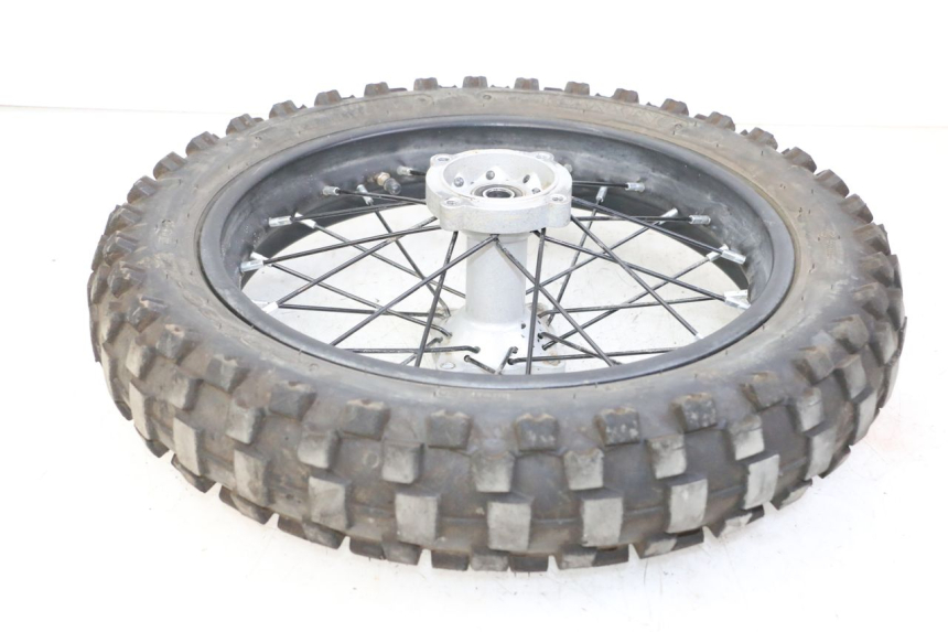 photo de HINTERRADFELGE UND REIFEN APOLLO RFZ 125