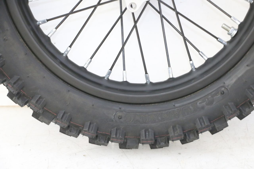 photo de HINTERRADFELGE UND REIFEN APOLLO RFZ 125