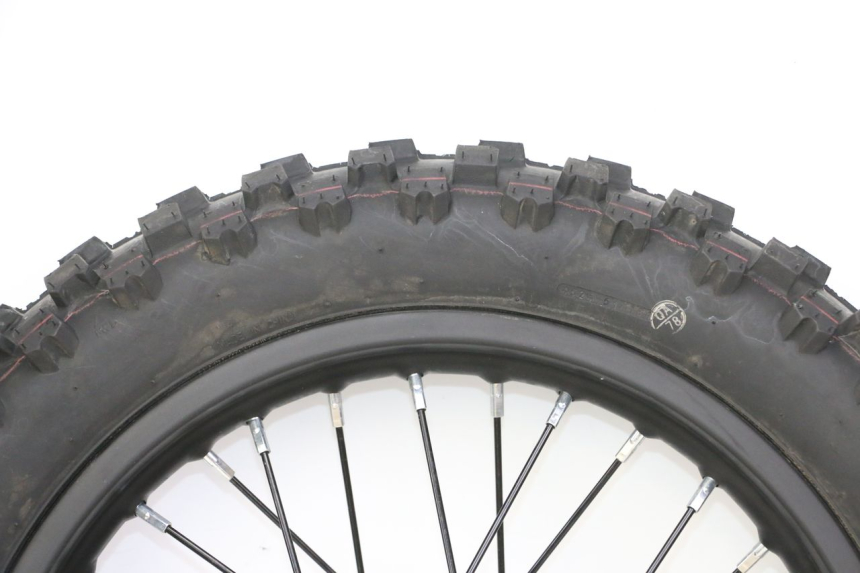 photo de HINTERRADFELGE UND REIFEN APOLLO RFZ 125