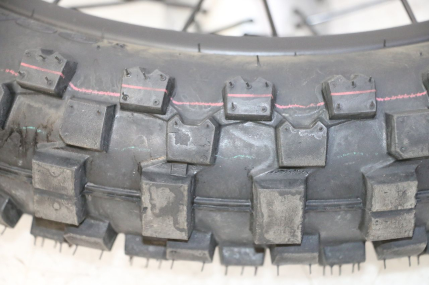 photo de HINTERRADFELGE UND REIFEN APOLLO RFZ 125