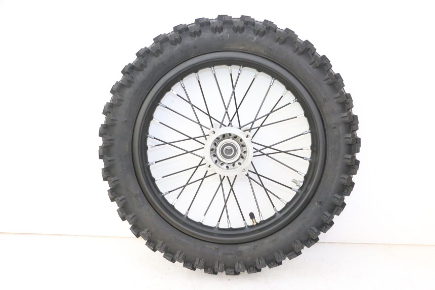 photo de HINTERRADFELGE UND REIFEN APOLLO RFZ 125