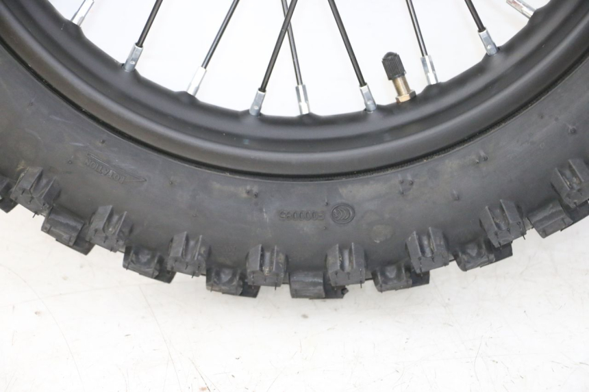 photo de HINTERRADFELGE UND REIFEN APOLLO RFZ 125