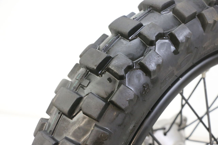 photo de HINTERRADFELGE UND REIFEN APOLLO RXF 125